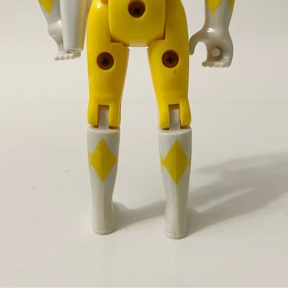 Mighty Morphin Power Rangers Trini Yellow Ranger Head Flips - Picture 9 of 16